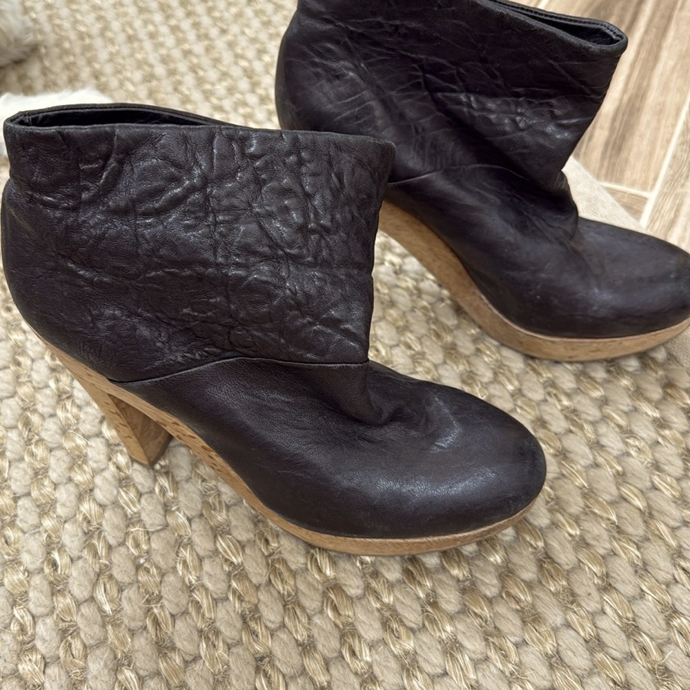 Theory boots